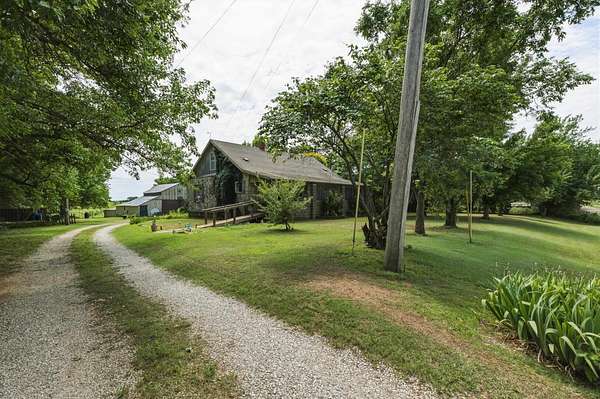 36 Acres of Land with Home for Sale in Winfield, Kansas