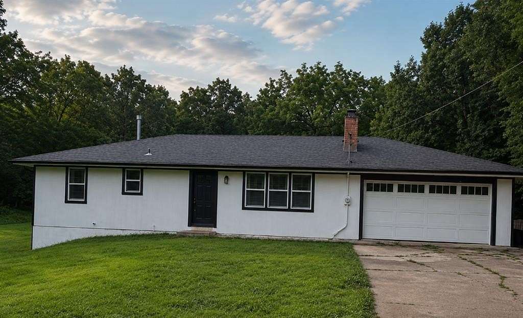 9.7 Acres of Land with Home for Sale in Kansas City, Kansas