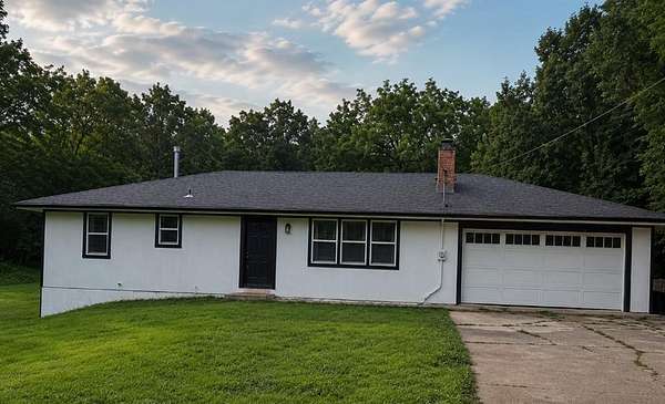 9.7 Acres of Land with Home for Sale in Kansas City, Kansas