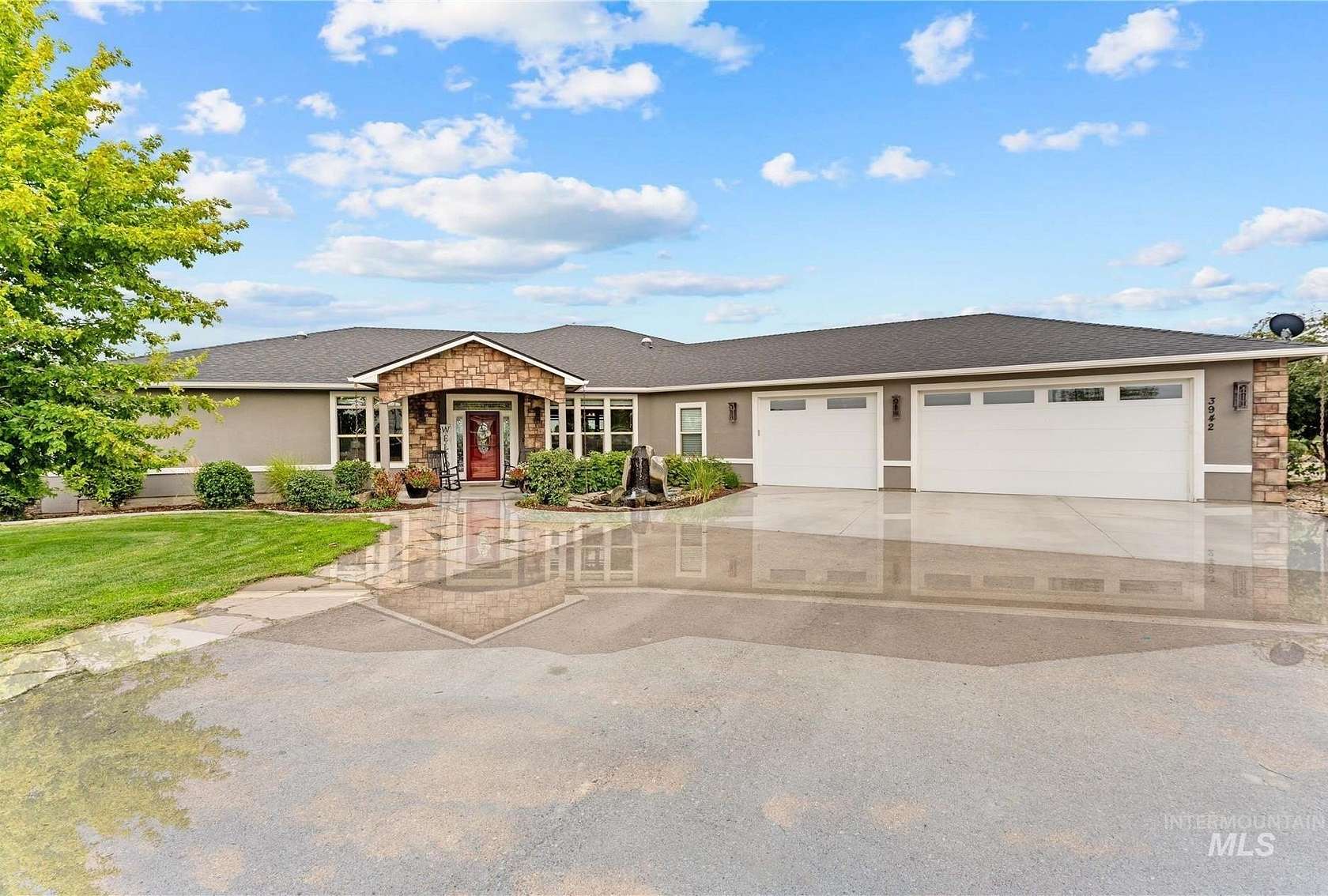 3.35 Acres of Land with Home for Sale in New Plymouth, Idaho