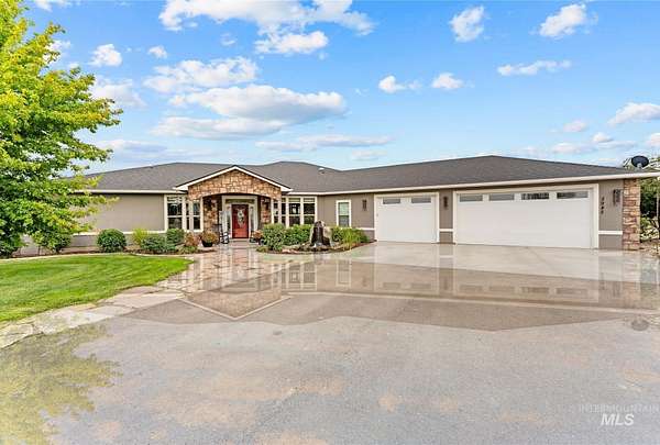 3.35 Acres of Land with Home for Sale in New Plymouth, Idaho