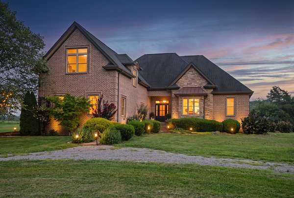 15.4 Acres of Land with Home for Sale in Wartrace, Tennessee