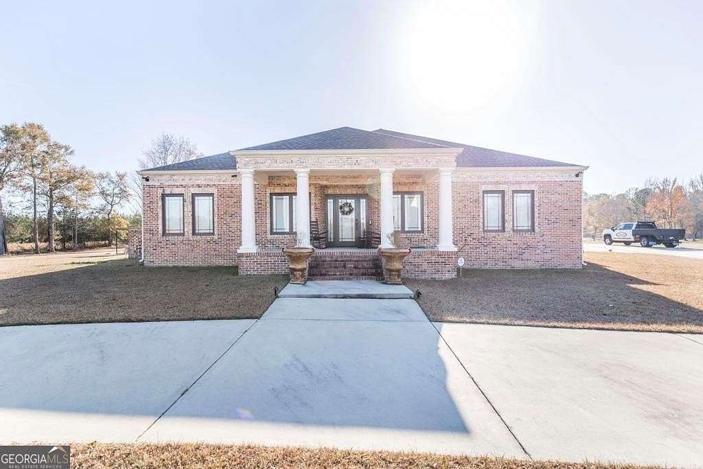 15.8 Acres of Land with Home for Sale in Dublin, Georgia