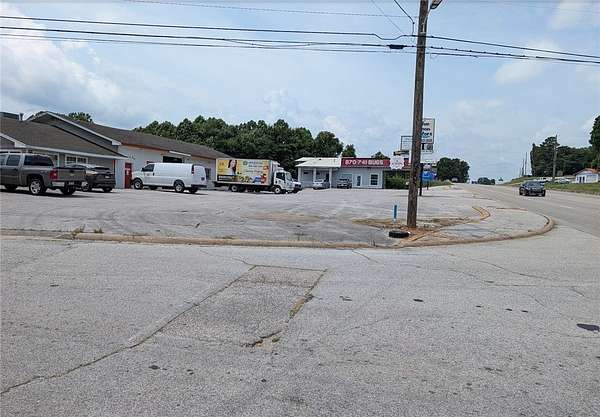 2.7 Acres of Improved Mixed-Use Land for Sale in Harrison, Arkansas