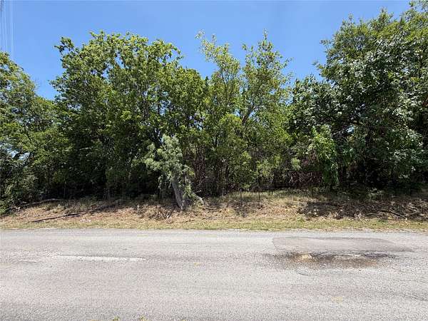 1 Acre of Residential Land for Sale in Corsicana, Texas