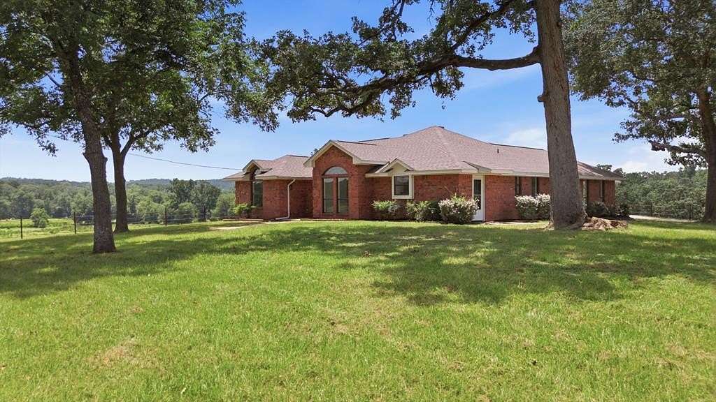 66 Acres of Land with Home for Sale in Grapeland, Texas
