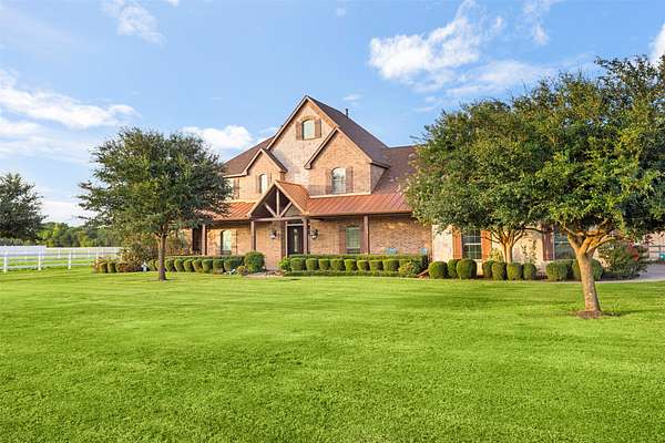 4.9 Acres of Land with Home for Sale in Red Oak, Texas
