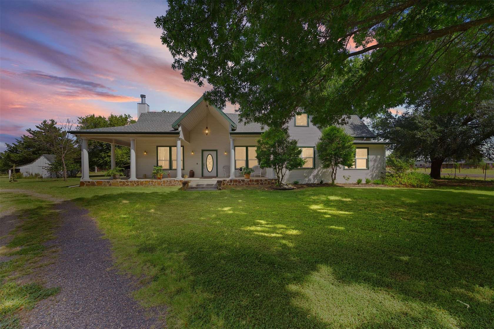 88.9 Acres of Land with Home for Sale in Waxahachie, Texas