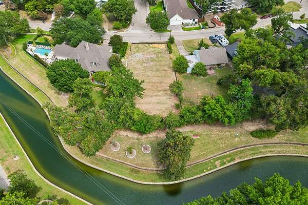 0.26 Acres of Residential Land for Sale in Farmers Branch, Texas