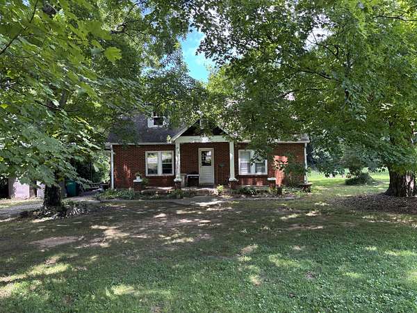 1.73 Acres of Land with Home for Sale in Hermitage, Tennessee