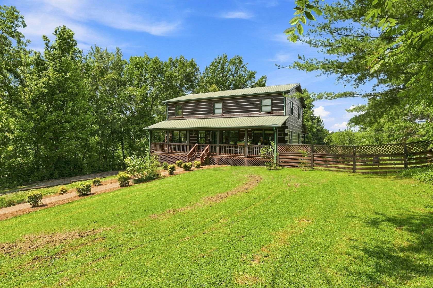 10.2 Acres of Land with Home for Sale in Lebanon, Tennessee