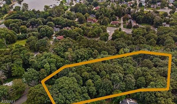 1.28 Acres of Residential Land for Sale in Hopatcong, New Jersey