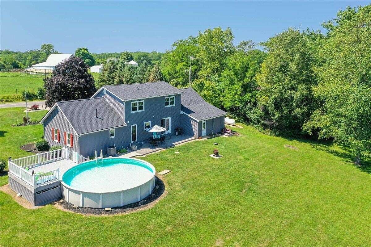 1.55 Acres of Land with Home for Sale in Bellefontaine, Ohio