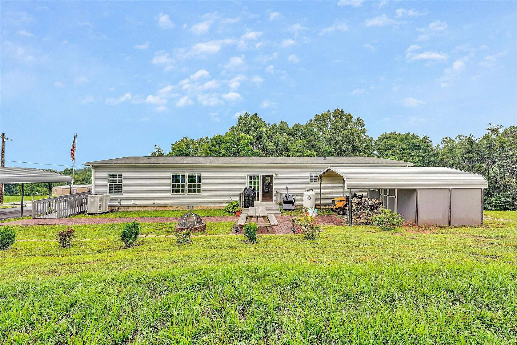 1.73 Acres of Land with Home for Sale in Vinton, Virginia
