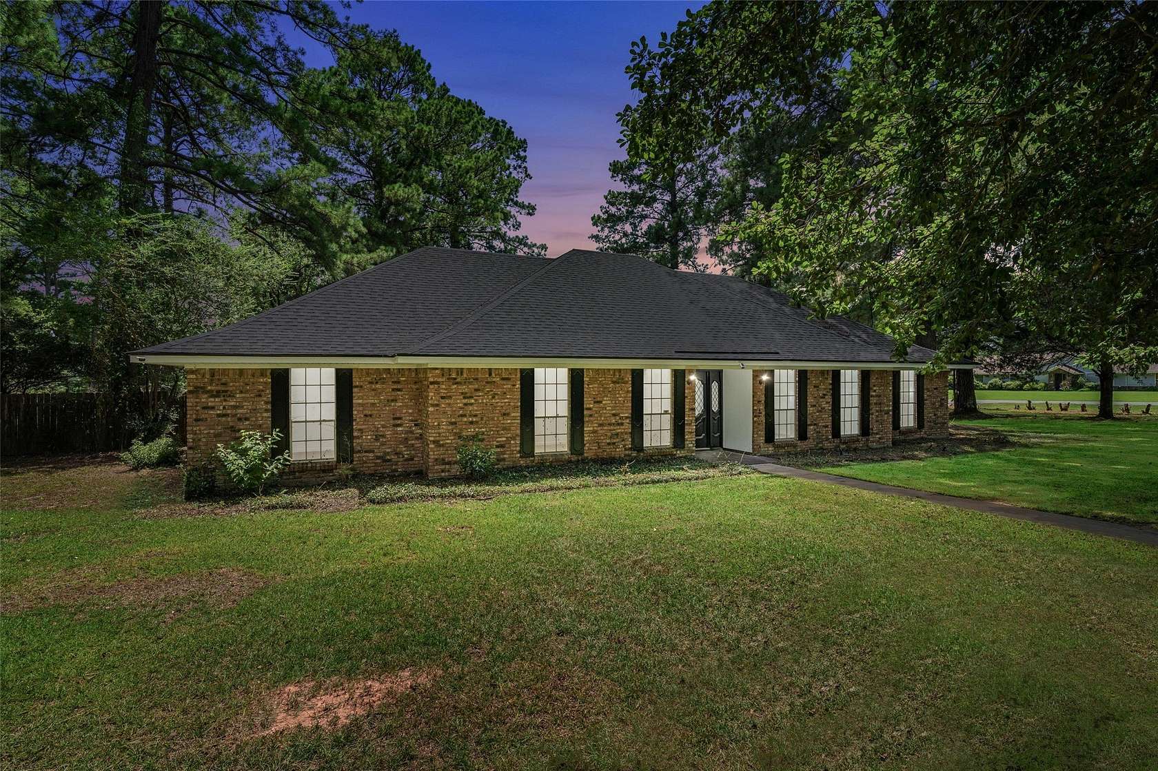 1.7 Acres of Land with Home for Sale in Shreveport, Louisiana