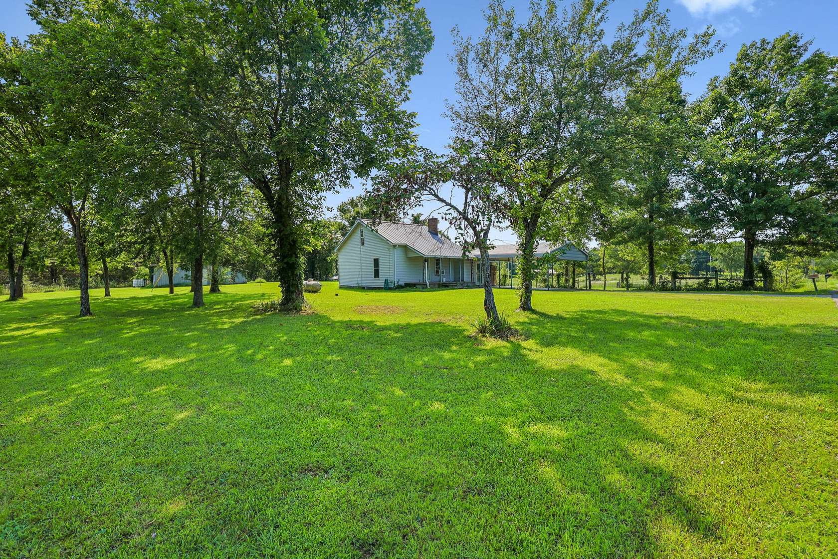 5.1 Acres of Land with Home for Sale in Murfreesboro, Tennessee