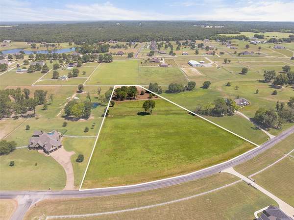 5 Acres of Land for Sale in Lindale, Texas