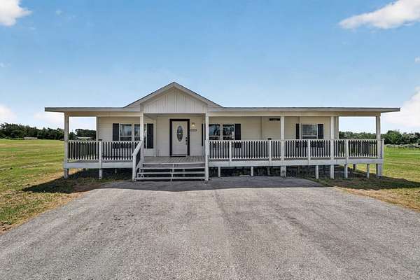 1.56 Acres of Land with Home for Sale in Dale, Texas