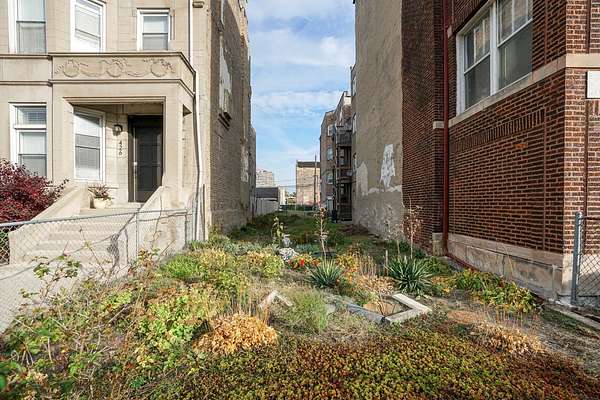 0.08 Acres of Residential Land for Sale in Chicago, Illinois