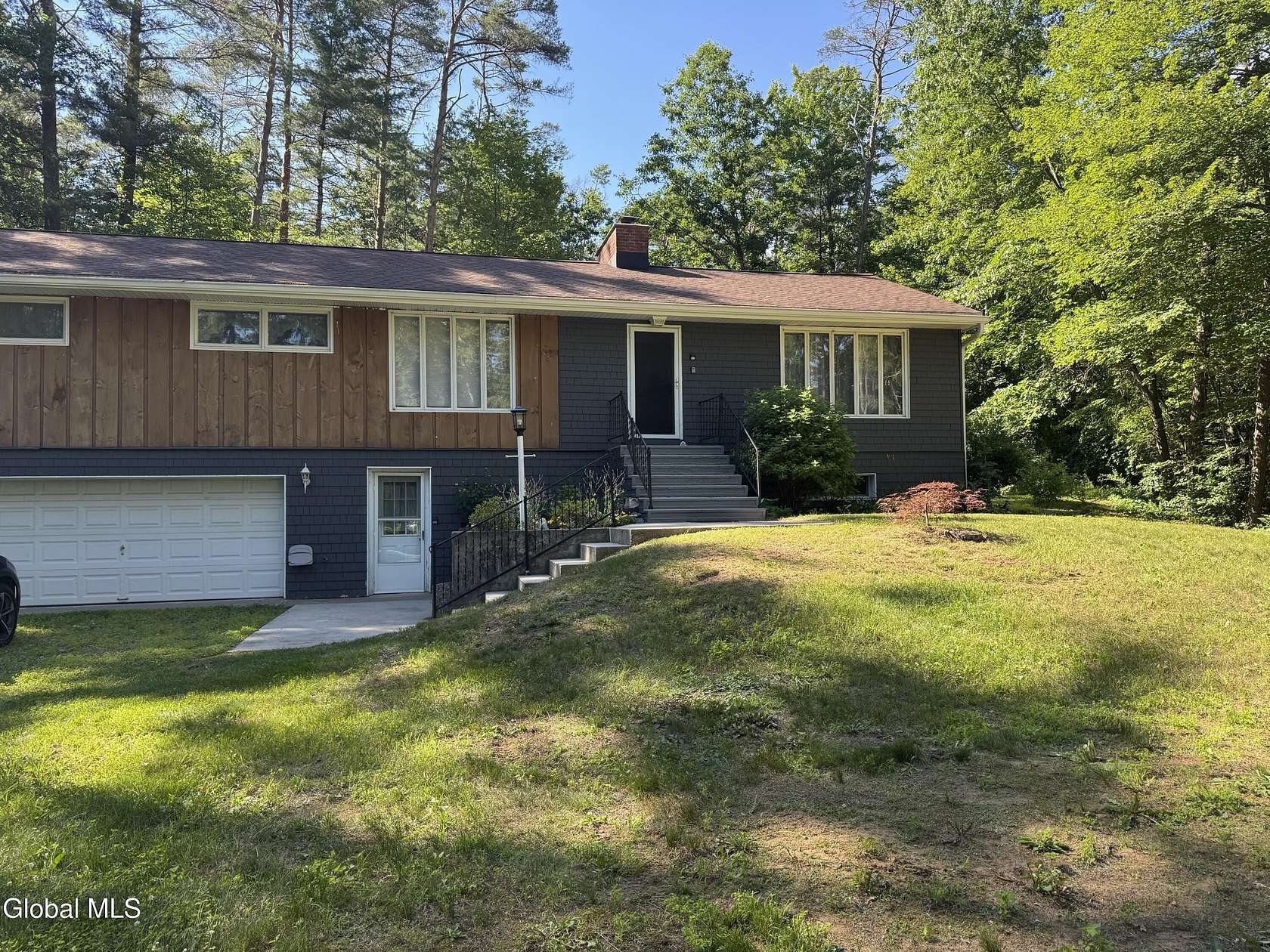 2.5 Acres of Land with Home for Lease in Saratoga Town, New York
