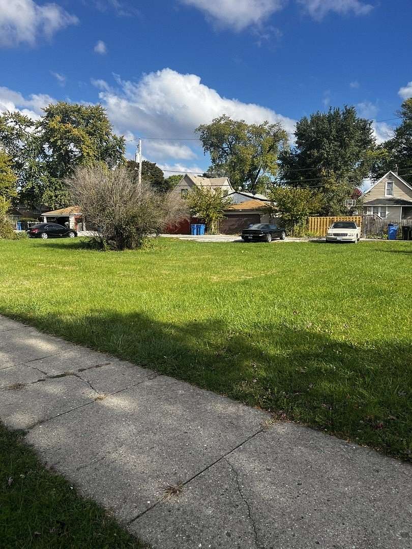 0.33 Acres of Residential Land for Sale in Chicago, Illinois