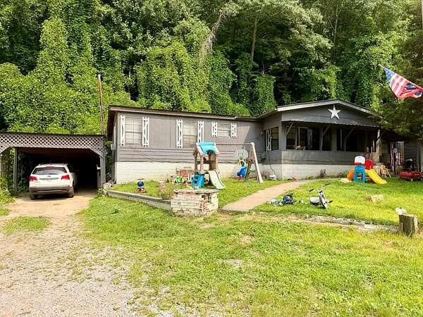 20 Acres of Land with Home for Sale in Whitesburg, Kentucky