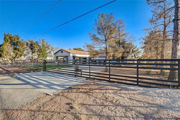 2 Acres of Land with Home for Lease in Las Vegas, Nevada