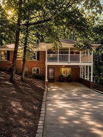1.72 Acres of Land with Home for Sale in Memphis, Tennessee