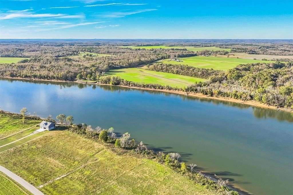 1 Acre of Residential Land for Sale in Savannah, Tennessee