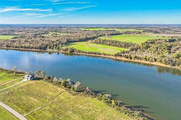 1 Acre of Residential Land for Sale in Savannah, Tennessee