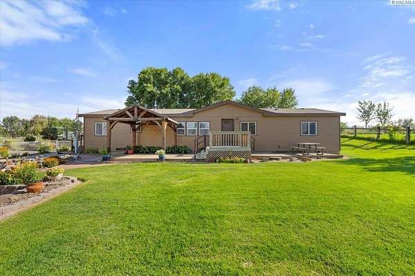 2.28 Acres of Land with Home for Sale in Kennewick, Washington