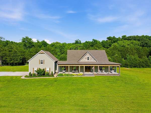 16.8 Acres of Land with Home for Sale in Rockvale, Tennessee