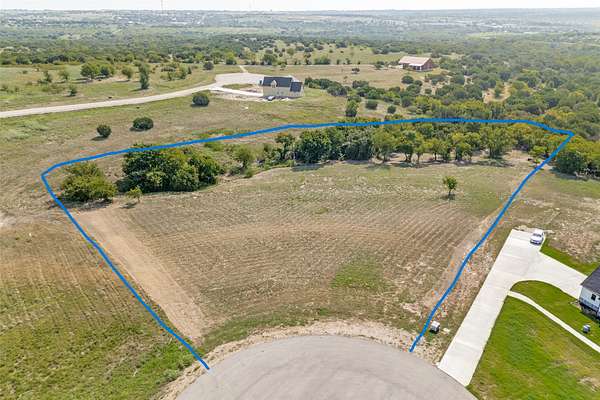 2.13 Acres of Residential Land for Sale in Cresson, Texas