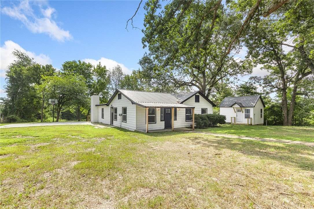 4 Acres of Land with Home for Sale in Harrison, Arkansas