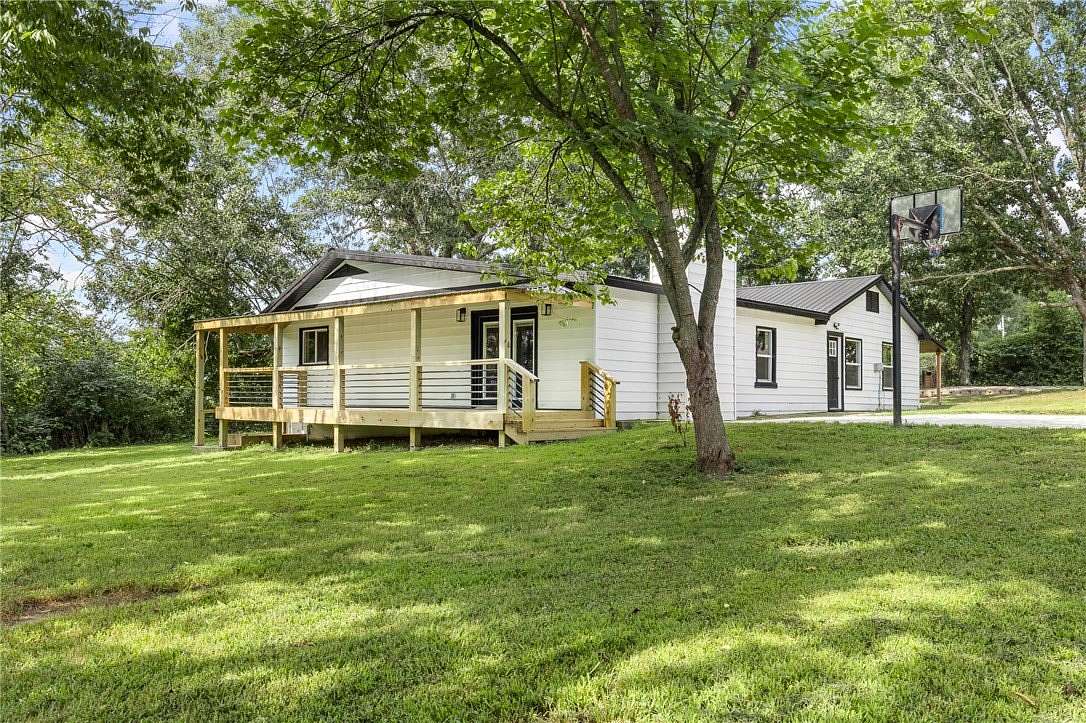 4 Acres of Land with Home for Sale in Harrison, Arkansas