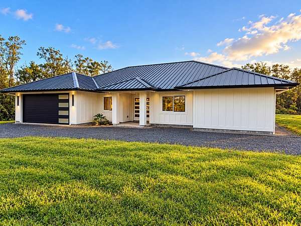 6 Acres of Land with Home for Sale in Mountain View, Hawaii