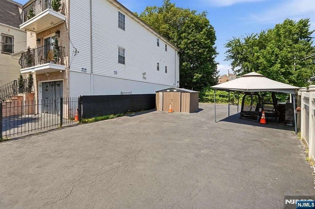 Land for Sale in Newark, New Jersey