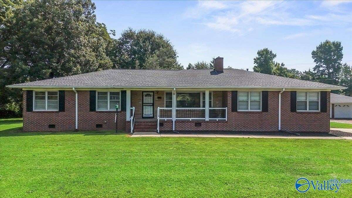 2 Acres of Land with Home for Sale in Boaz, Alabama