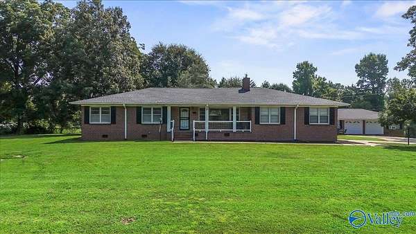 2 Acres of Land with Home for Sale in Boaz, Alabama