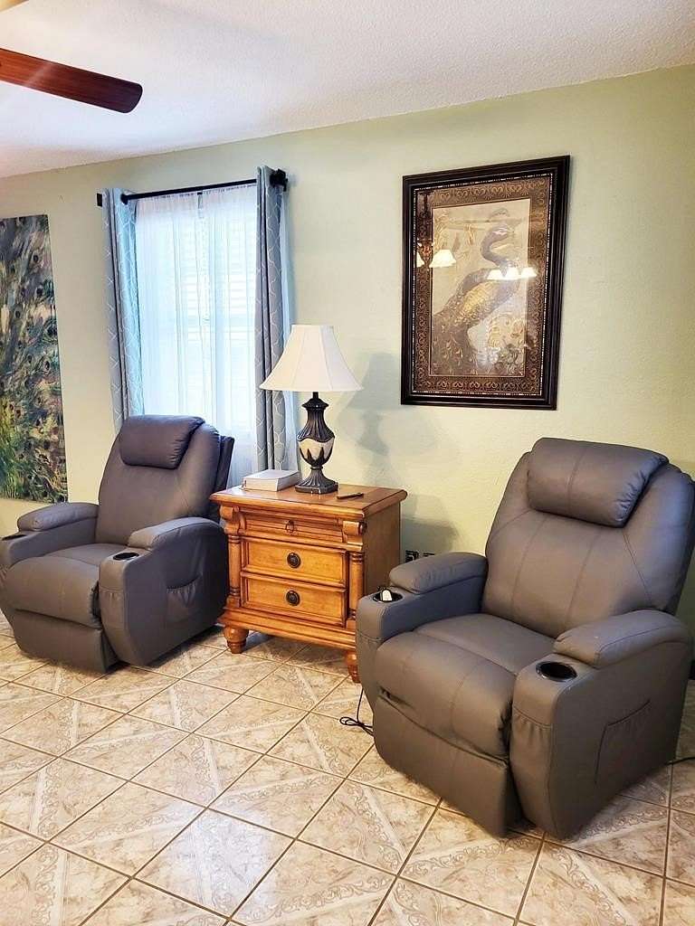 3.1 Acres of Land with Home for Sale in LaRue, Texas