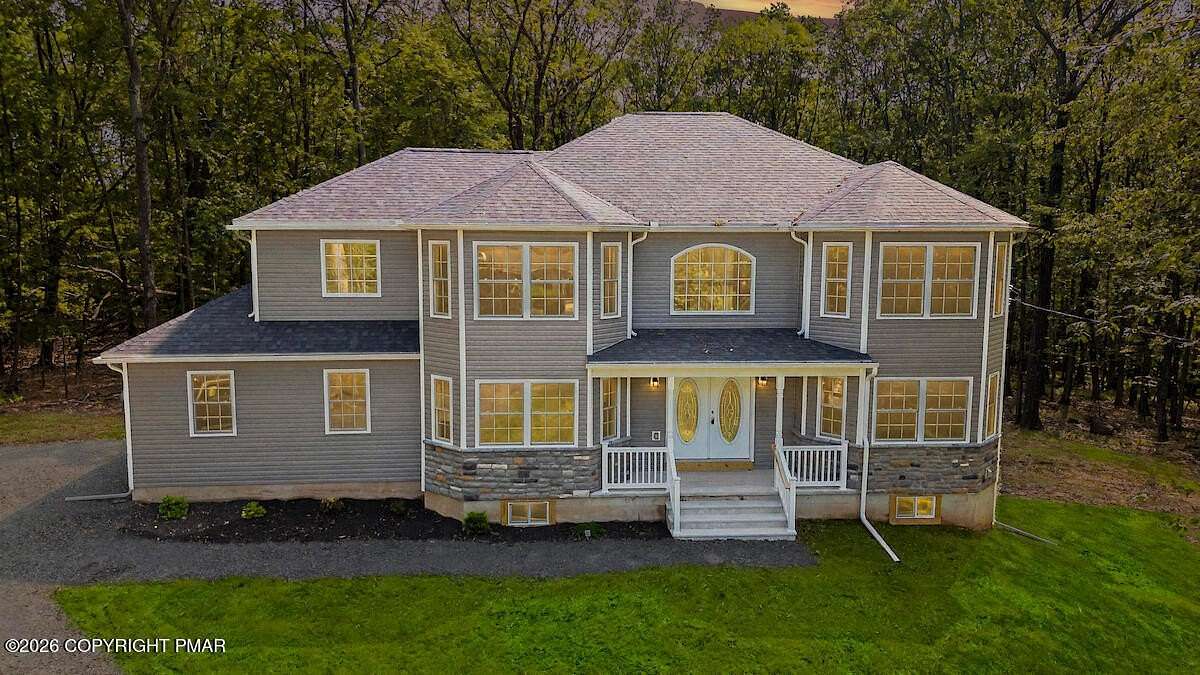 1.5 Acres of Land with Home for Sale in Henryville, Pennsylvania