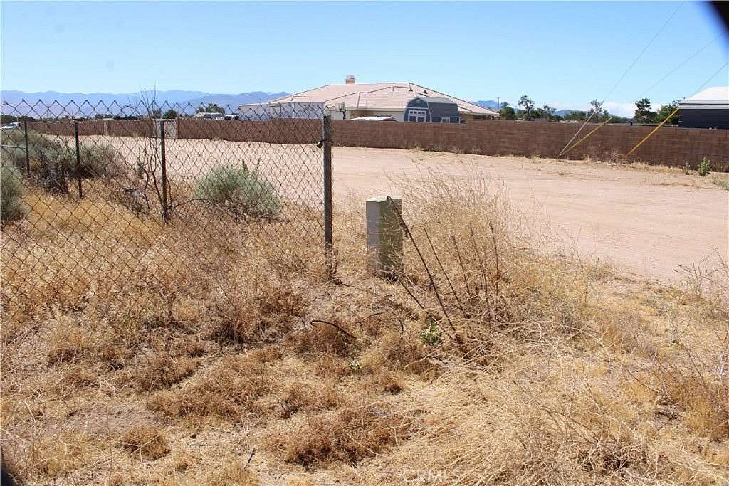 4.75 Acres of Residential Land for Sale in Oak Hills, California