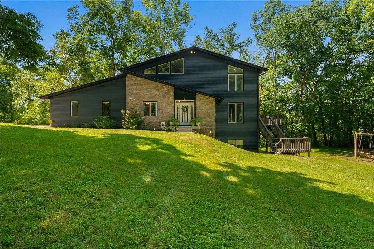 5 Acres of Land with Home for Sale in Nicholasville, Kentucky