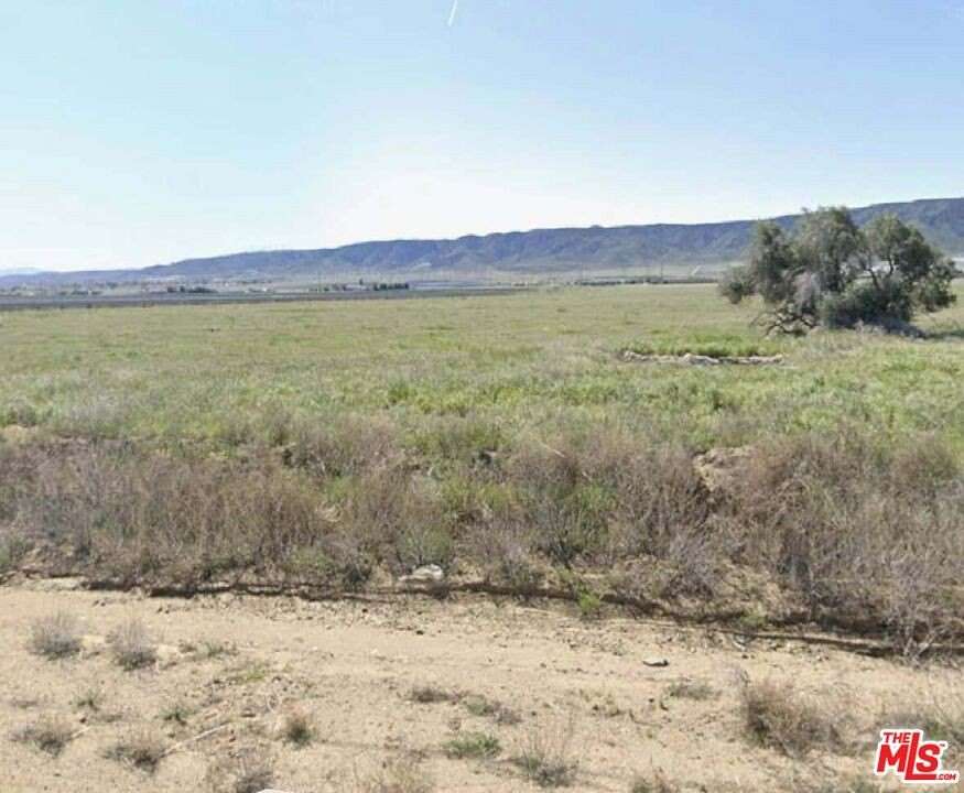 4.69 Acres of Land for Sale in Del Sur, California