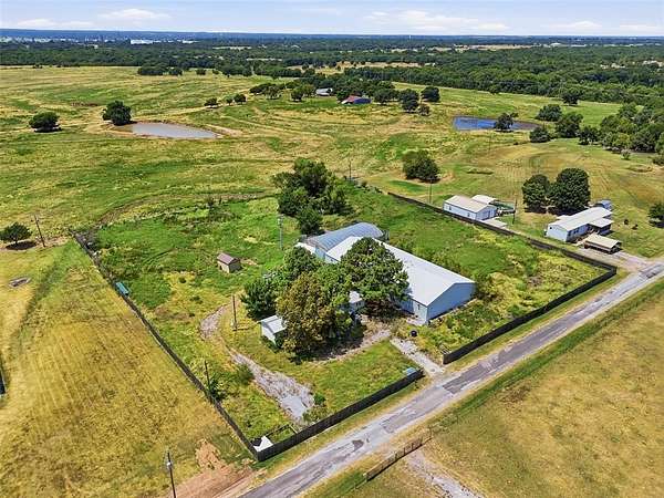 2.5 Acres of Land with Home for Sale in Wynnewood, Oklahoma