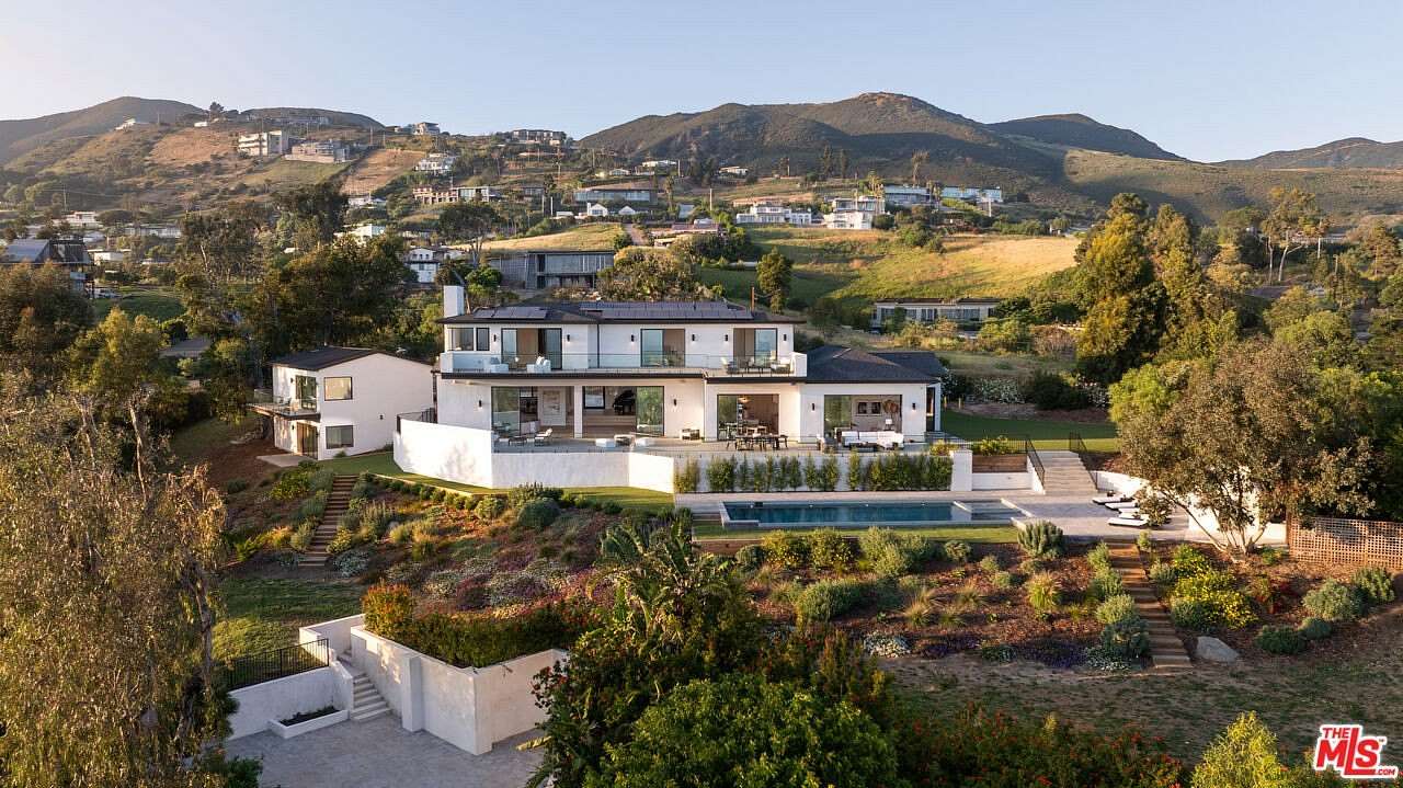 1.78 Acres of Land with Home for Lease in Malibu, California