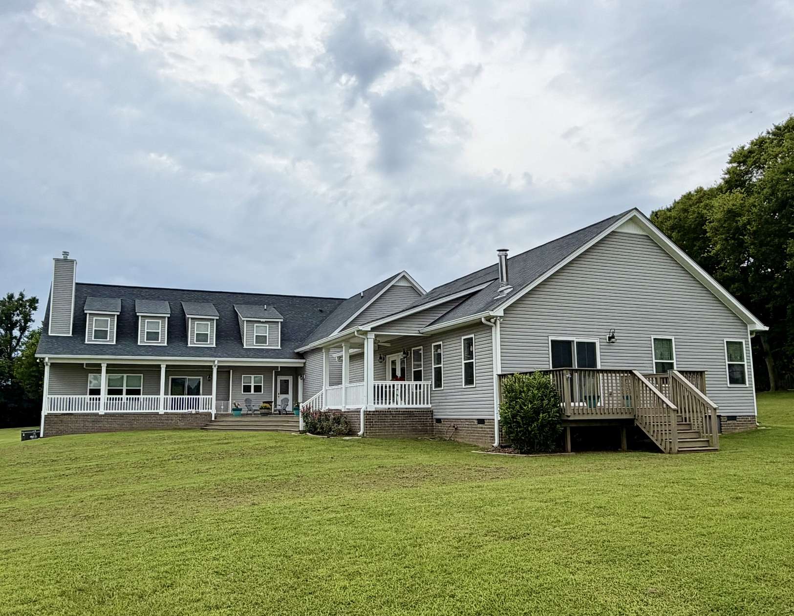 1.8 Acres of Land with Home for Sale in Columbia, Tennessee