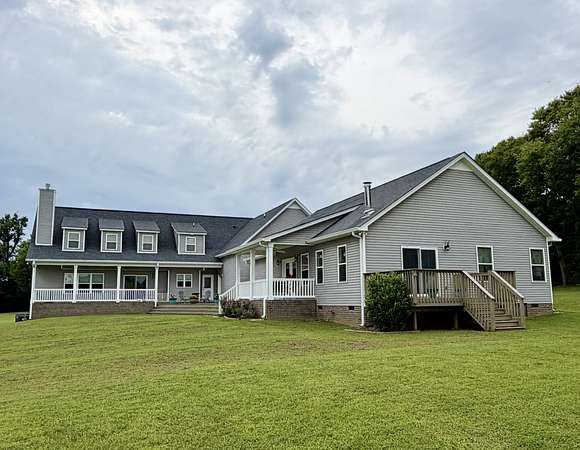 1.8 Acres of Land with Home for Sale in Columbia, Tennessee