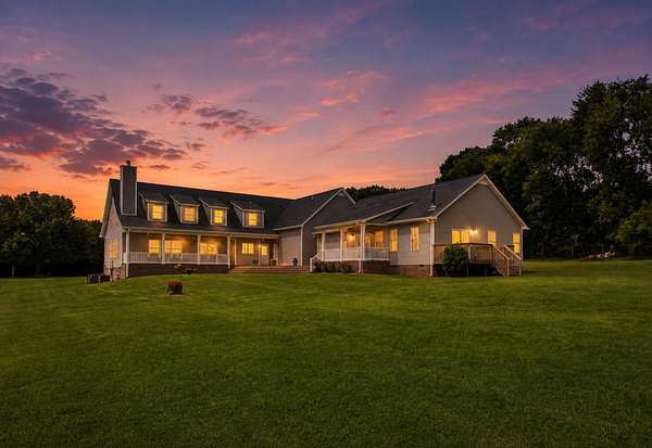 1.8 Acres of Land with Home for Sale in Columbia, Tennessee