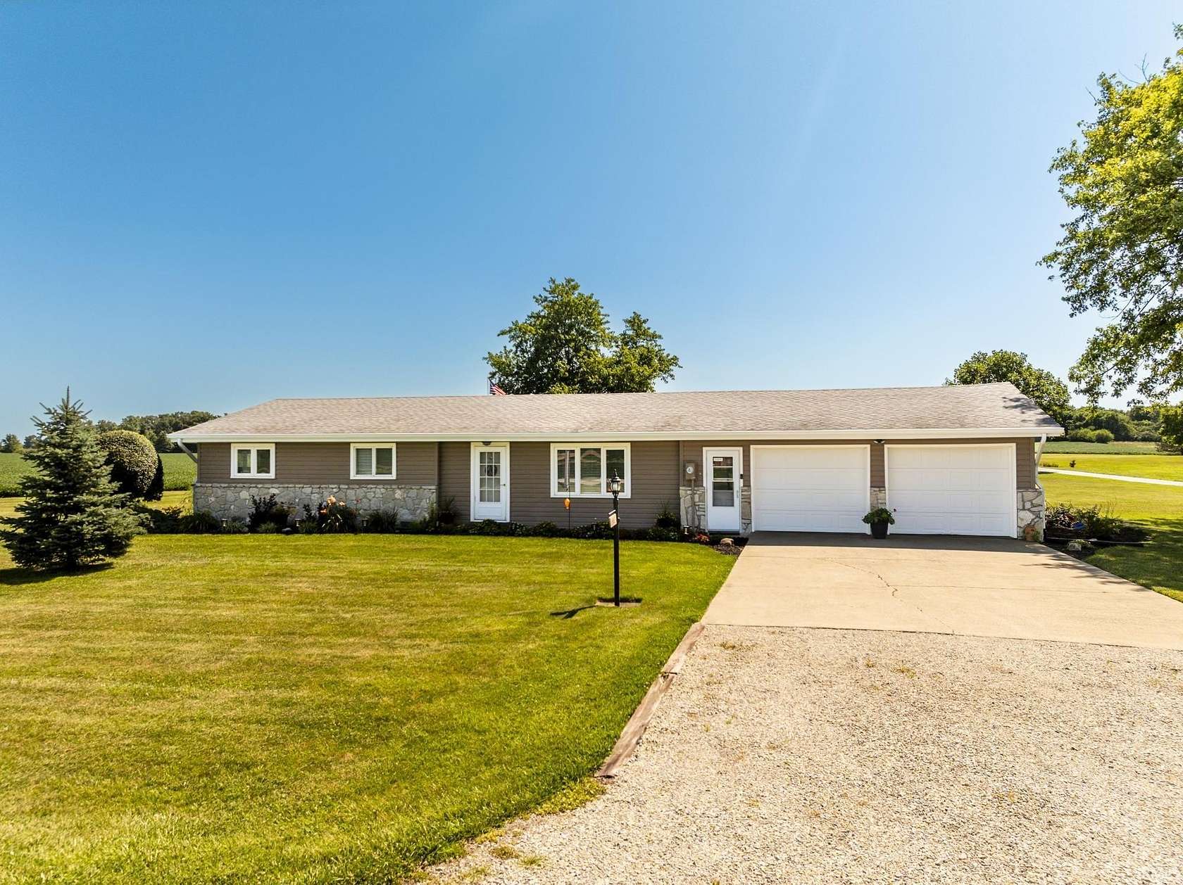 2 Acres of Land with Home for Sale in Albany, Indiana